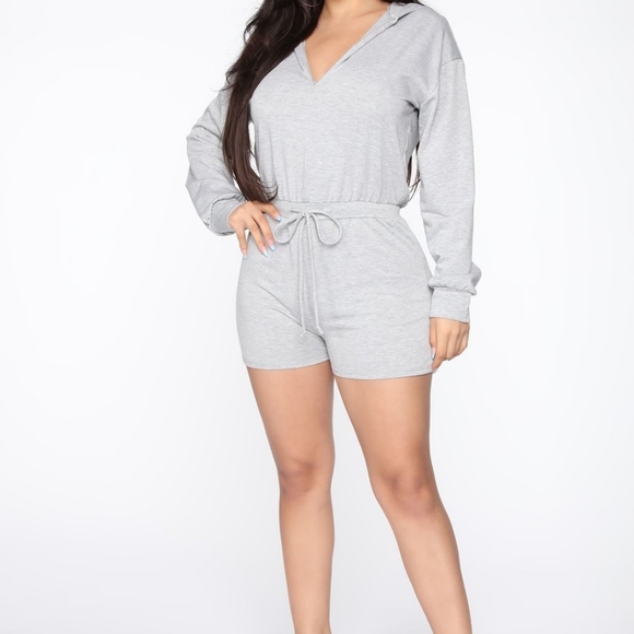 Fashion Nova Pants - DONATED NWT Fashion Nova Chicago Comfy romper